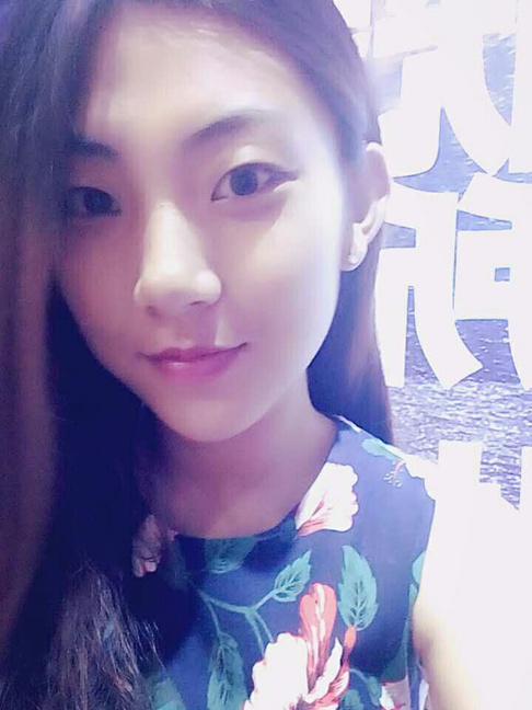 周萌