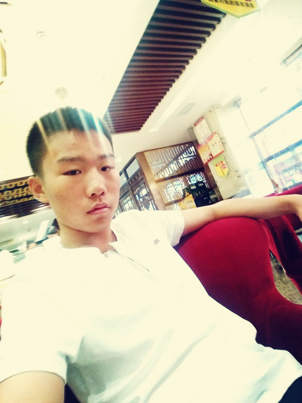 许朕铭